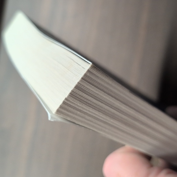 The Woman in Cabin 10 by Ruth Ware Paperback - Picture 3 of 3